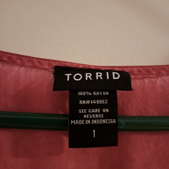 Torrid dusty rose sleeveless size 1 top dark - Picture 4 of 5